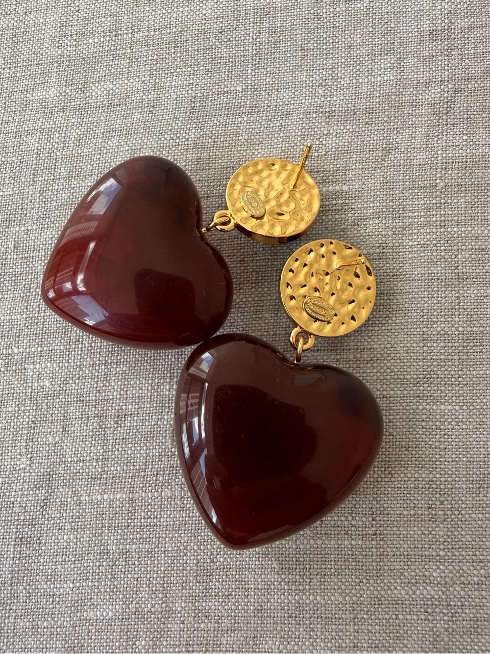 🤎Chanel Brown Heart Drop Earrings with Gold CC Logo✨ - Picture 5 of 9